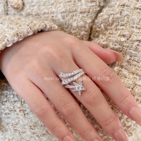 moissanite ring - Picture 1 of 5